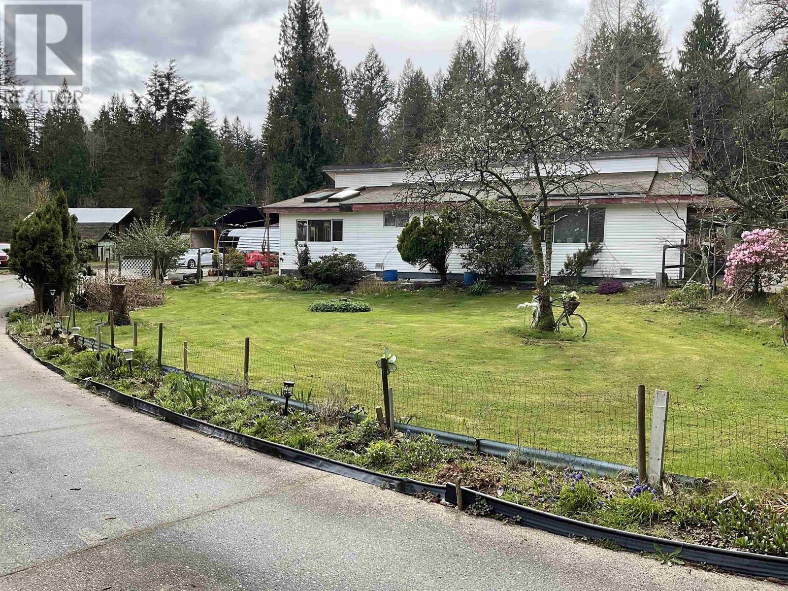 1186 NORTH ROAD, Gibsons