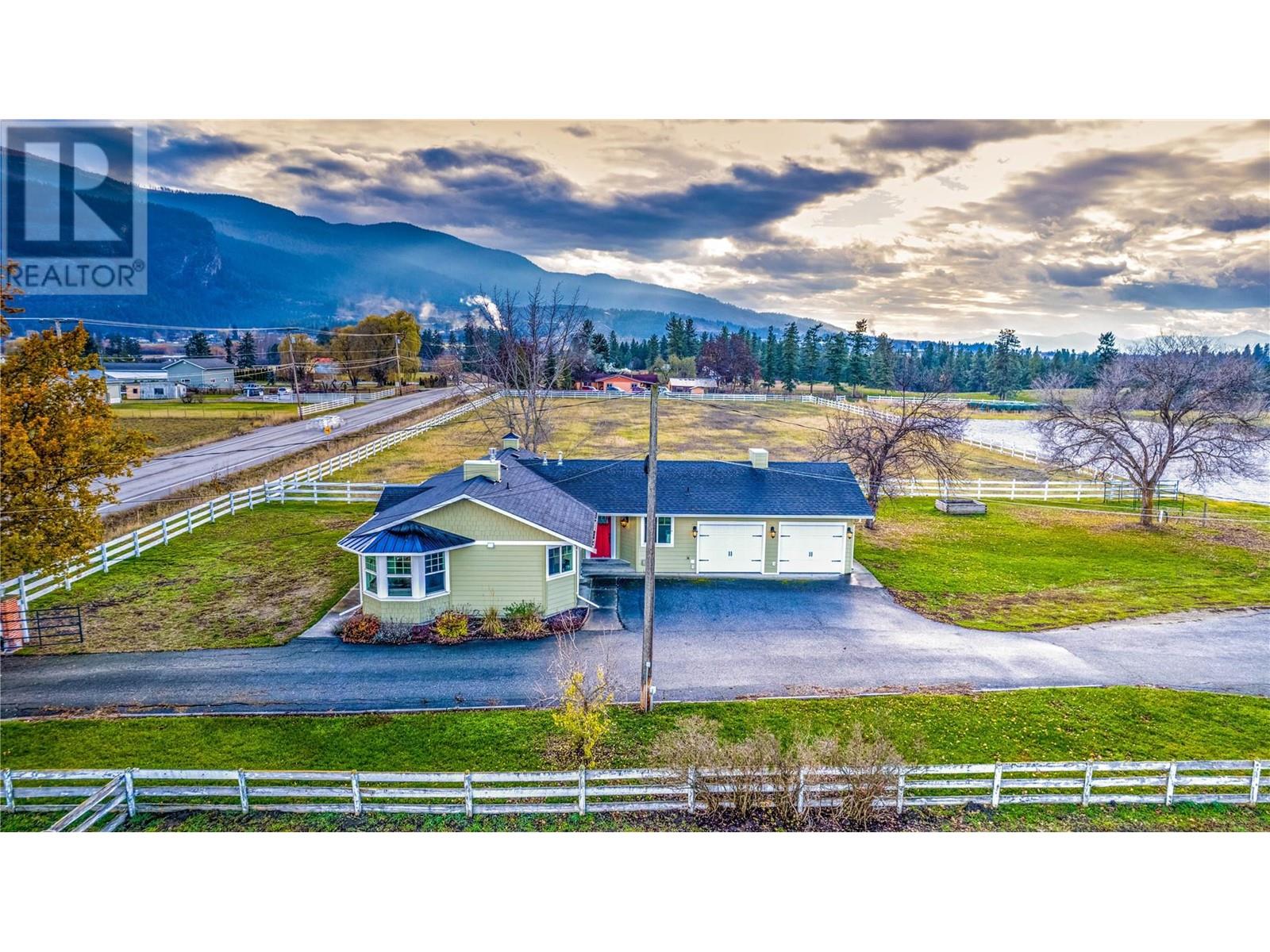  1829 Pleasant Valley Road, Armstrong