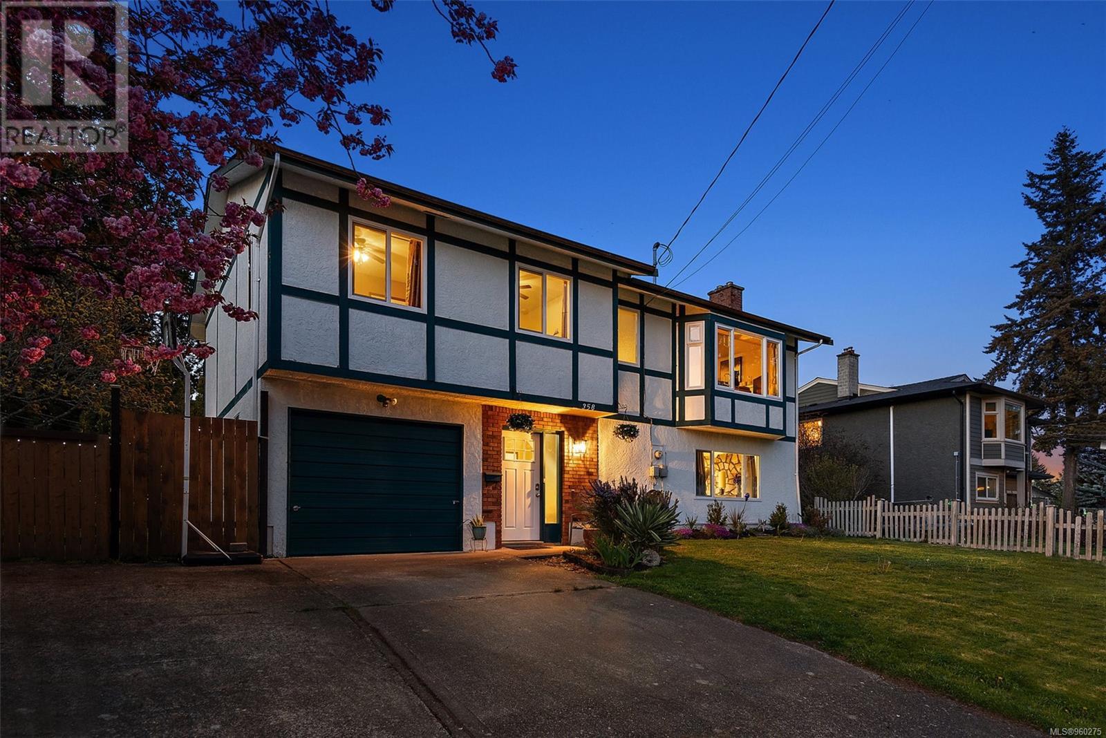 358 Cotlow Rd, Colwood