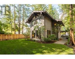 3300 CHAUCER AVENUE, North Vancouver