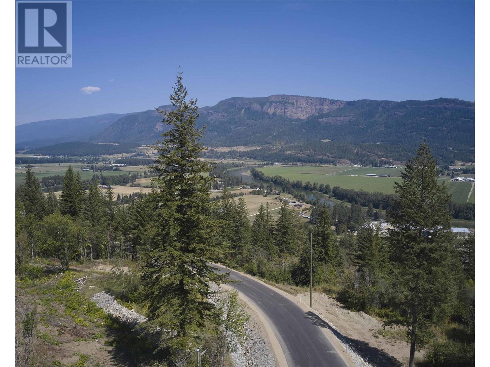  201 Crooked Pine Road, Enderby
