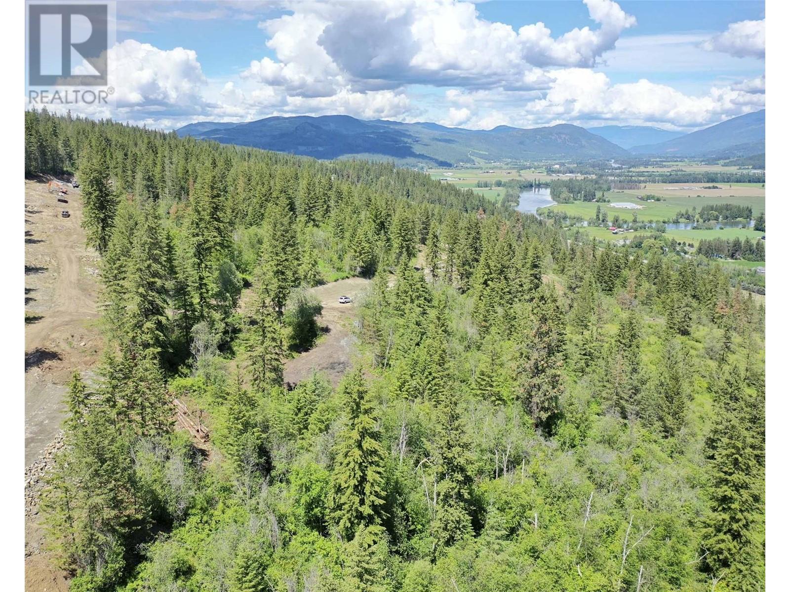  225 Crooked Pine Road, Enderby