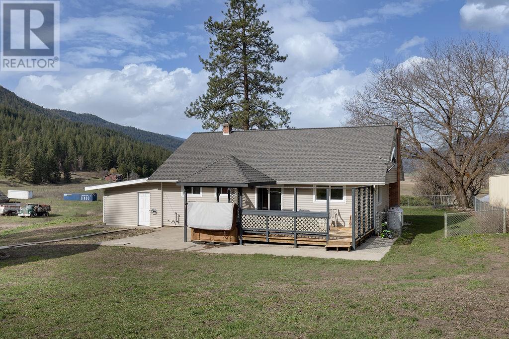  5093 Salmon River Rd Road, Armstrong