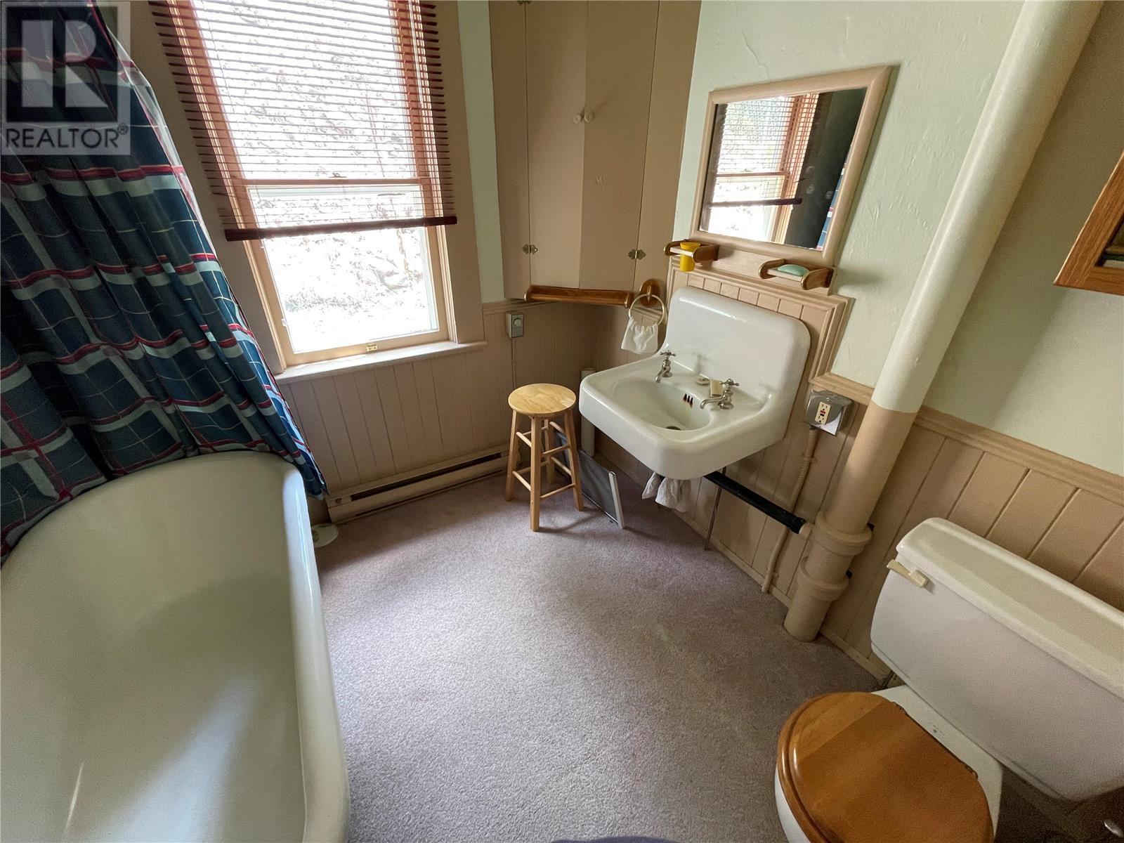 110 Russell Road - 40