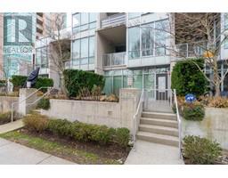 1625 EASTERN AVENUE, North Vancouver