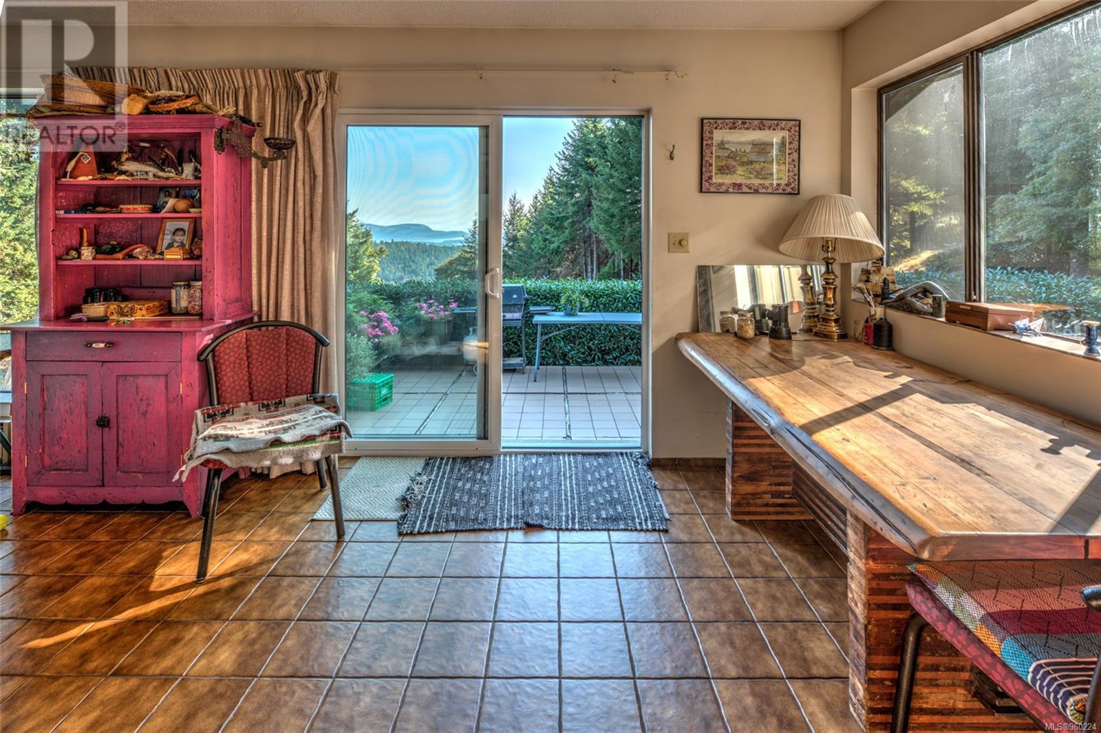 444 Blackburn Rd, Salt Spring