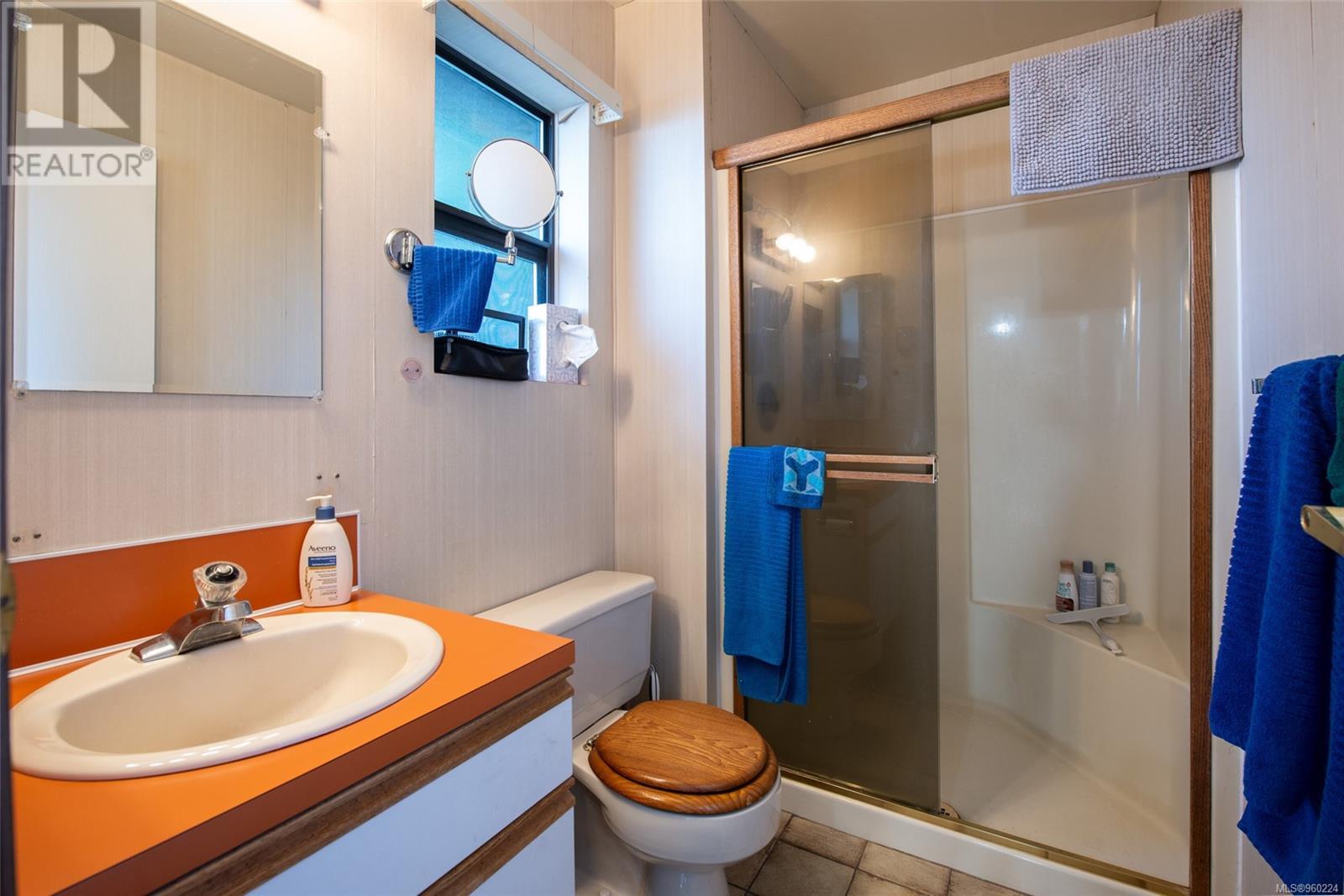444 Blackburn Rd, Salt Spring