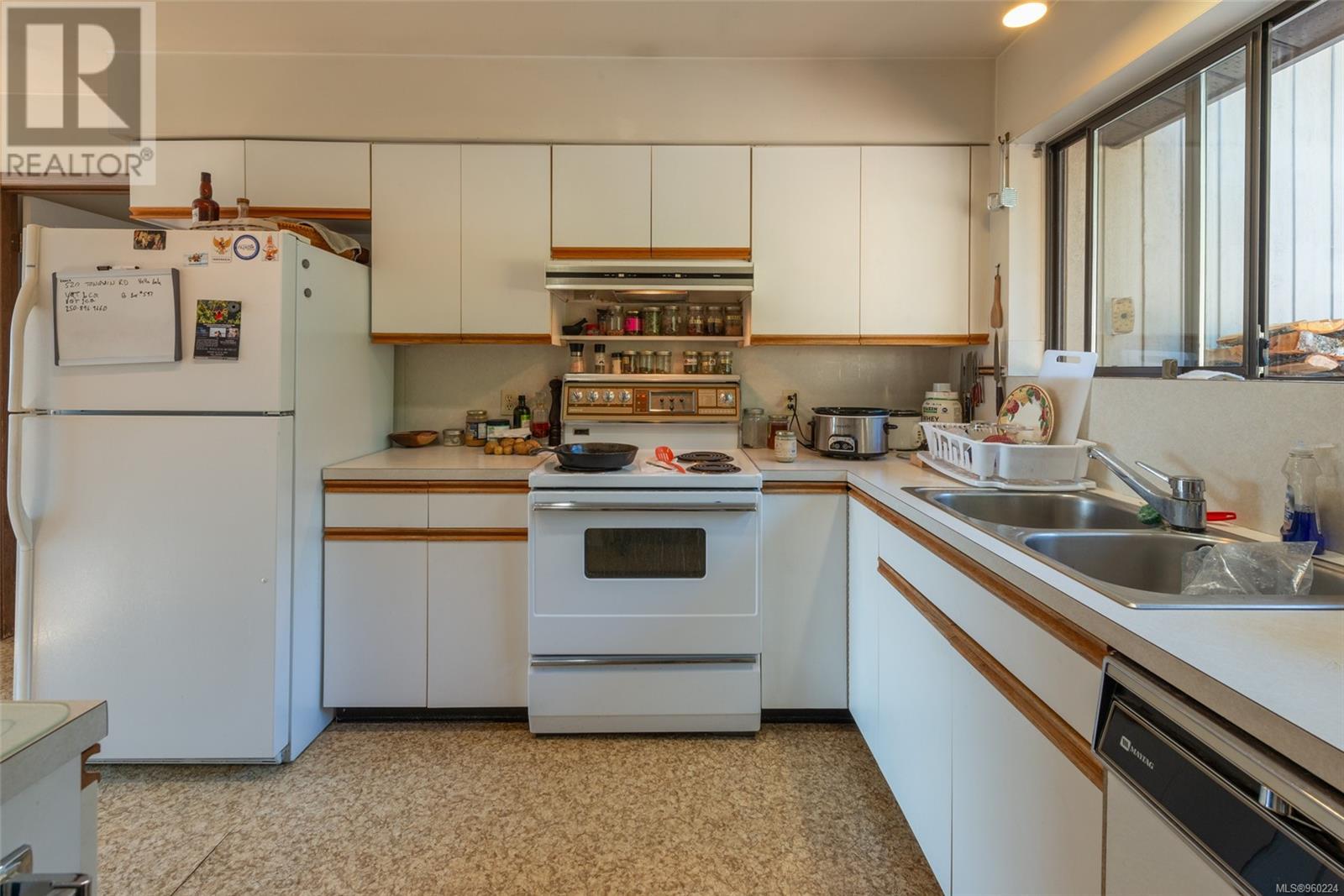 444 Blackburn Rd, Salt Spring