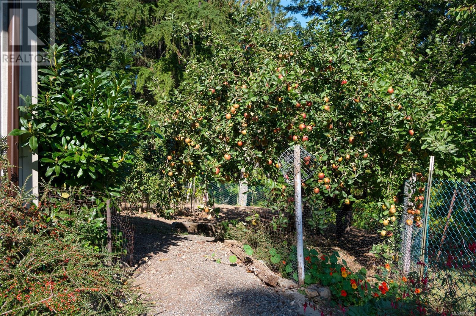 444 Blackburn Rd, Salt Spring