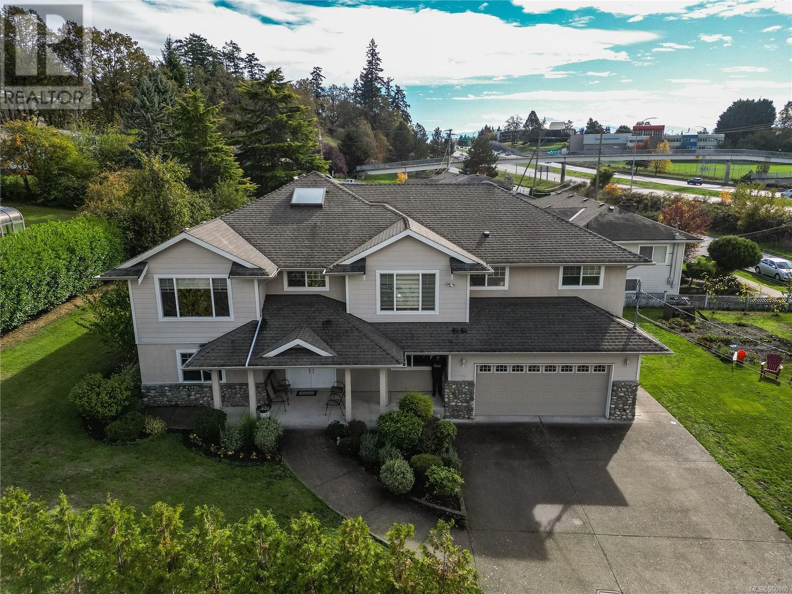 4 Bedroom Residential Home For Sale | 705 Chesterlea Rd | Saanich | V8X3R3