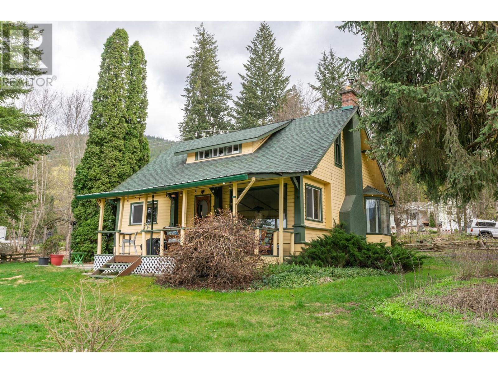  841 Foothill Road Southwest, Salmon Arm
