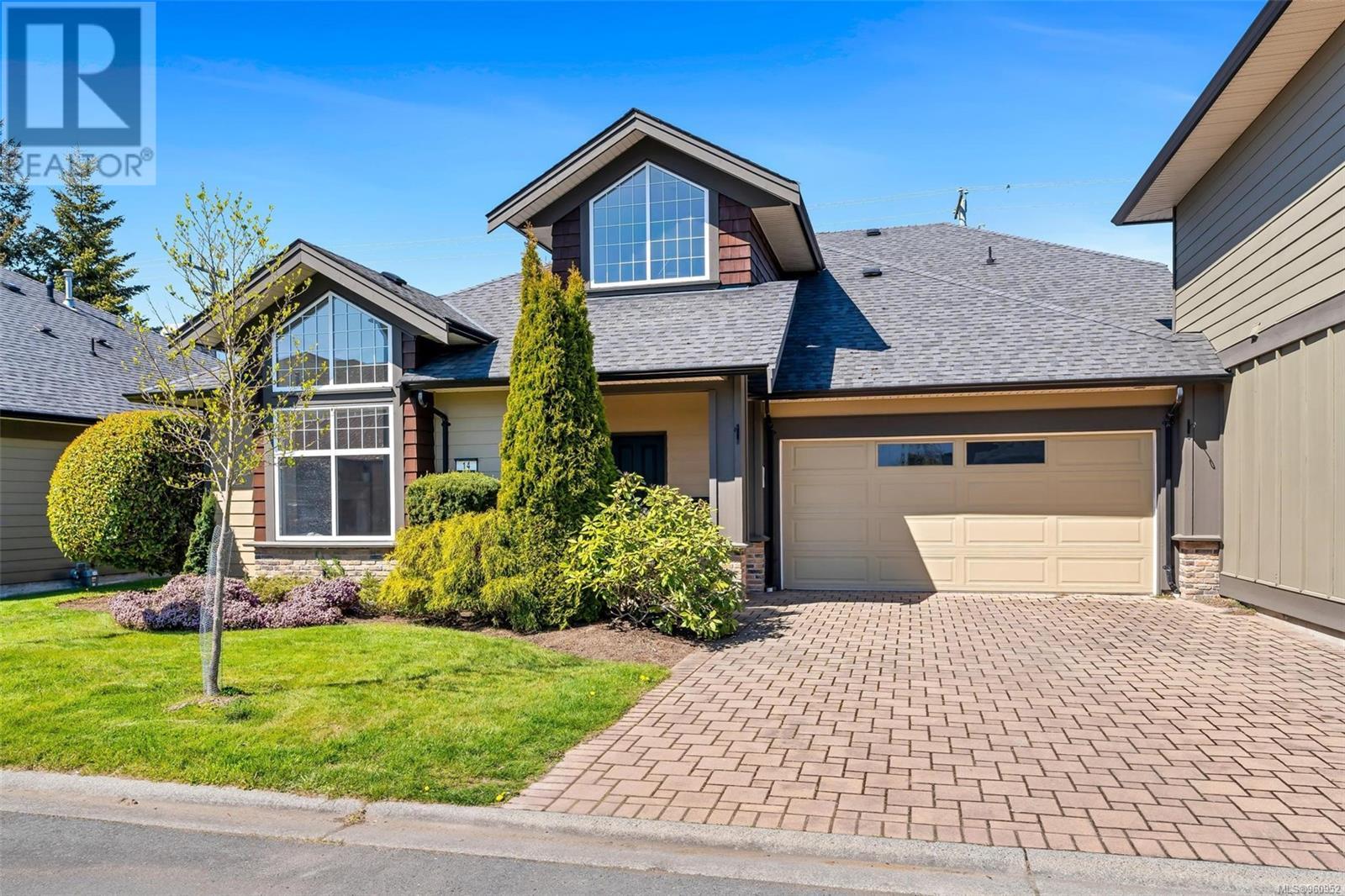 14 2229 Graduation Place, Saanich