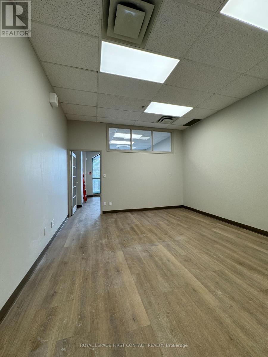 Photo 8 of 202 140 Dunlop Street E, Barrie ON
