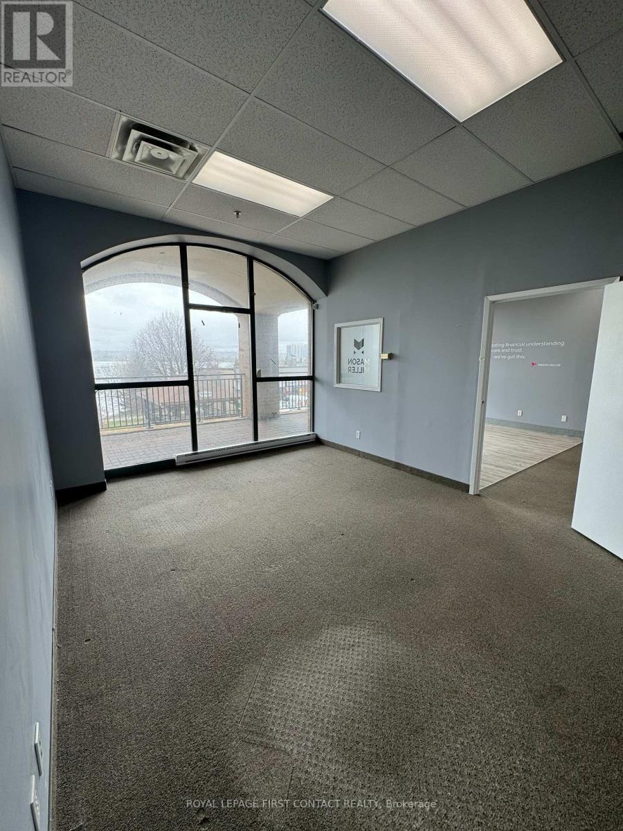 Photo 12 of 201 140 Dunlop Street E, Barrie ON