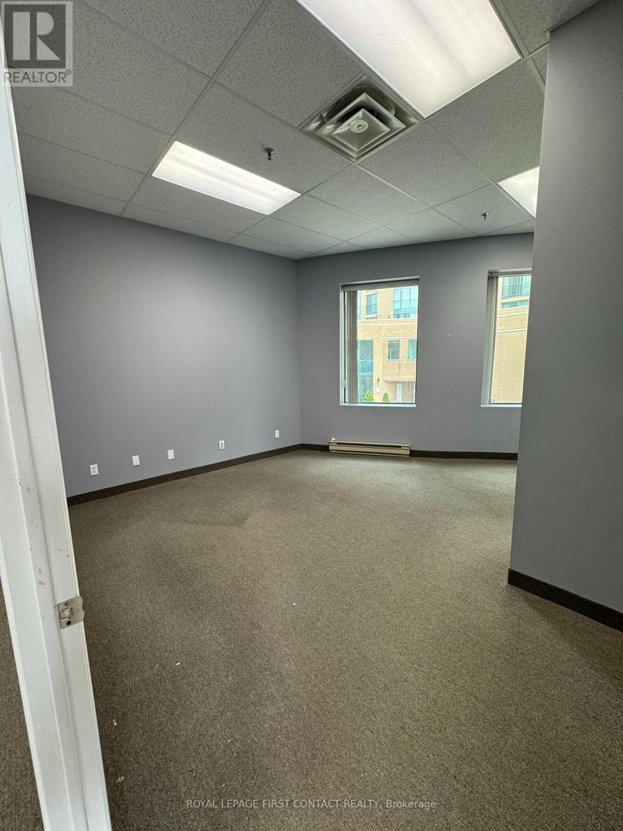 Photo 13 of 201 140 Dunlop Street E, Barrie ON