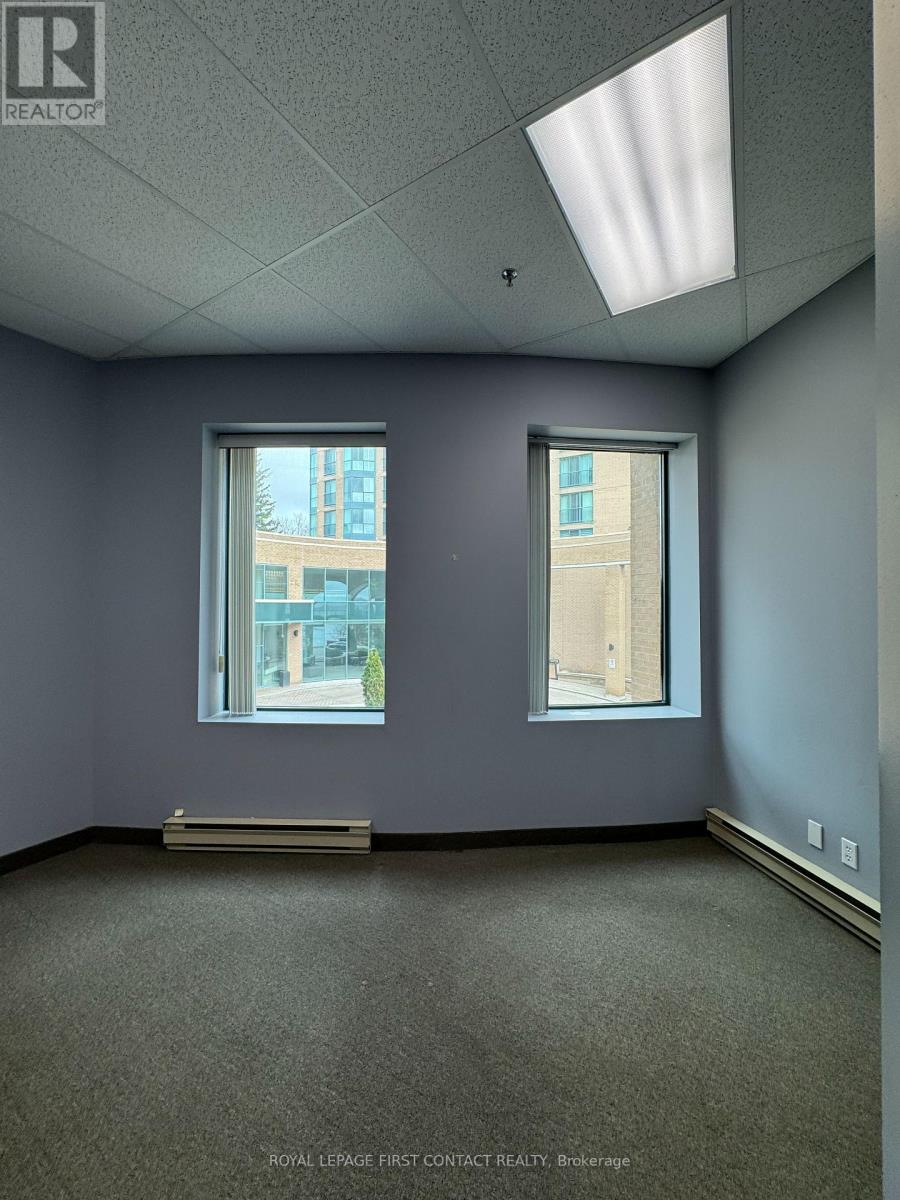 Photo 18 of 201 140 Dunlop Street E, Barrie ON