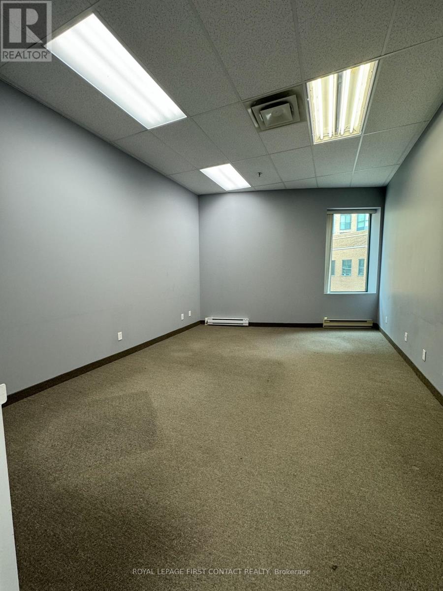 Photo 19 of 201 140 Dunlop Street E, Barrie ON
