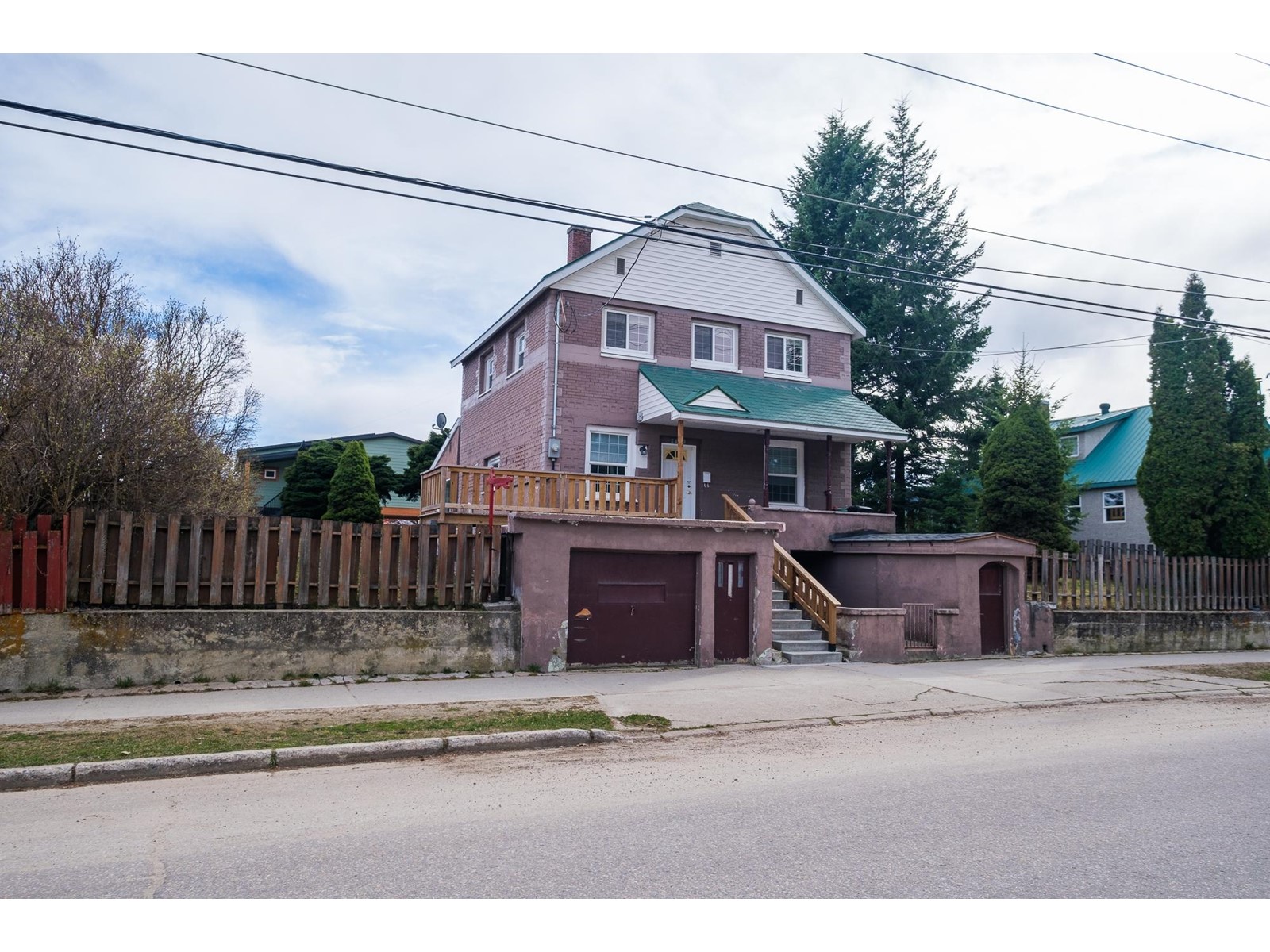 2133 SECOND AVENUE, Rossland