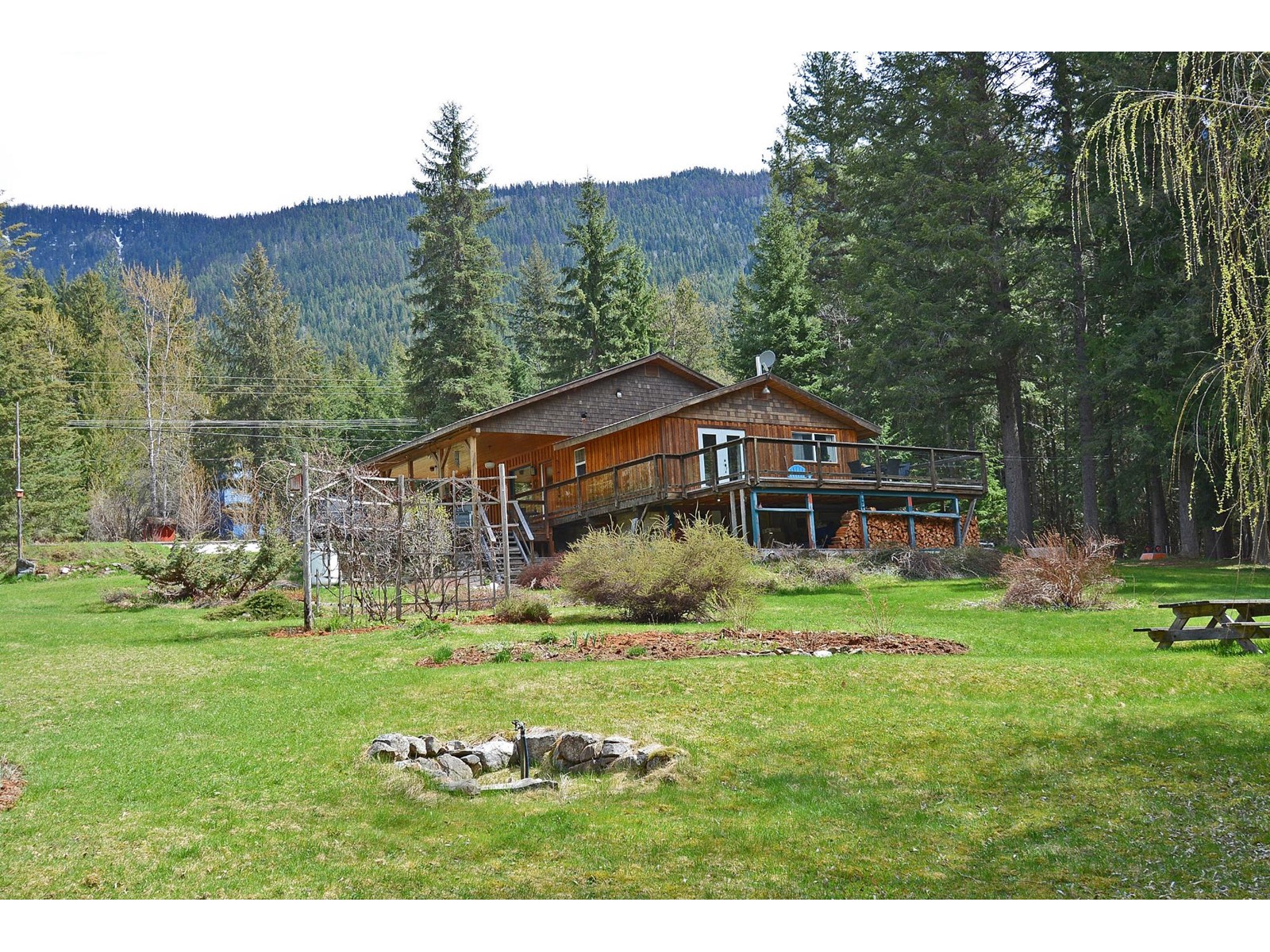 8481 Highway 6, Slocan