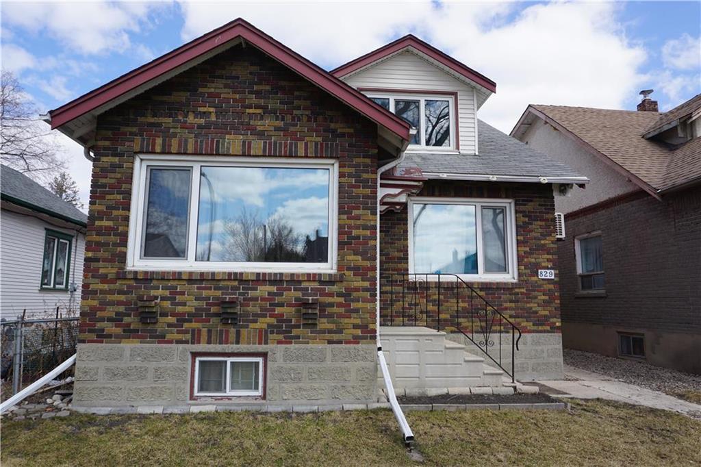 4 Bedroom Residential Home For Sale | 829 Boyd Avenue | Winnipeg | R2X0Z5