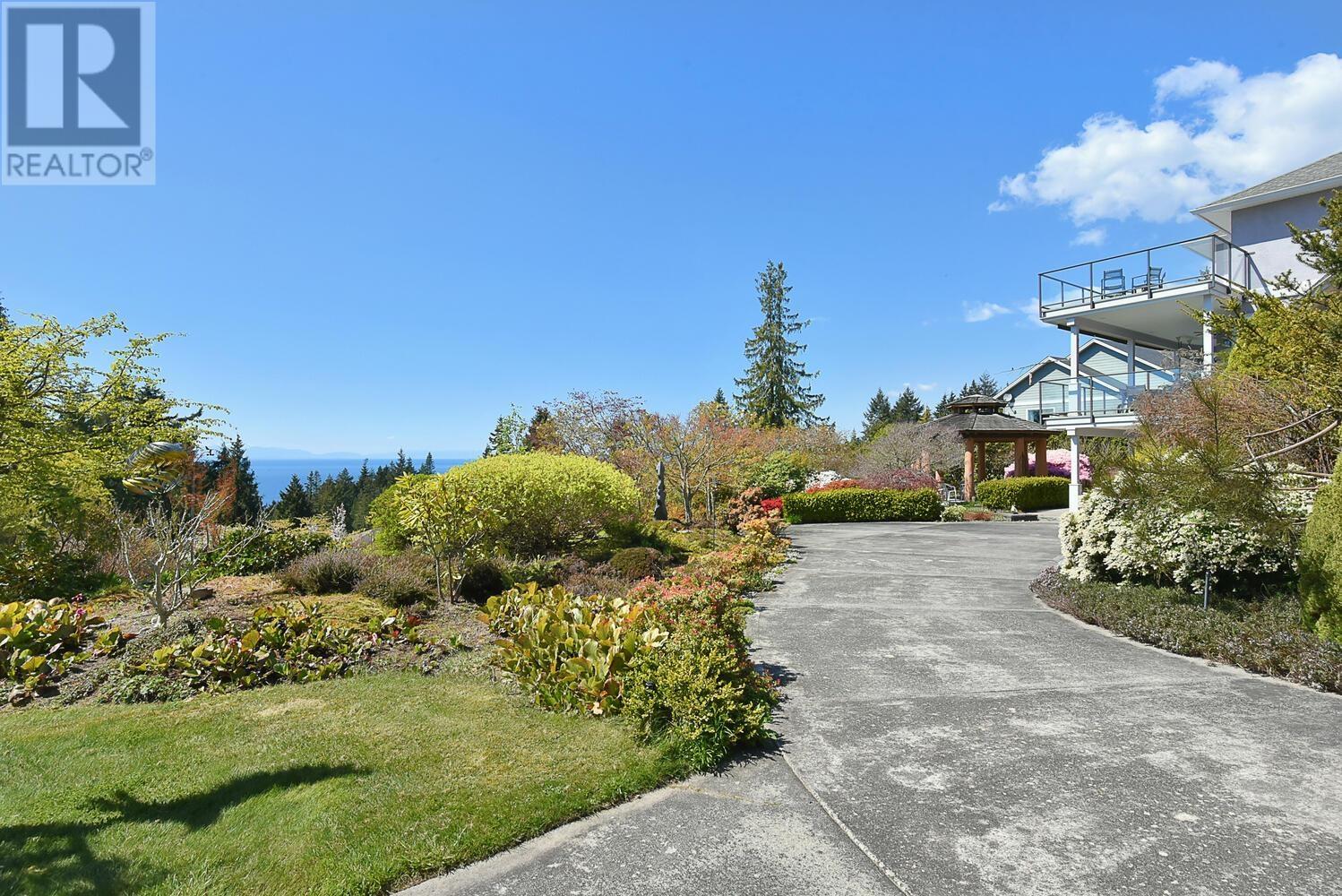 375 VERNON PLACE, Gibsons
