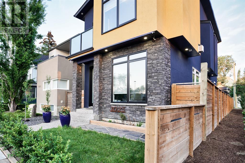 Single Family House for Sale in   Avenue NW Sunnyside Calgary 