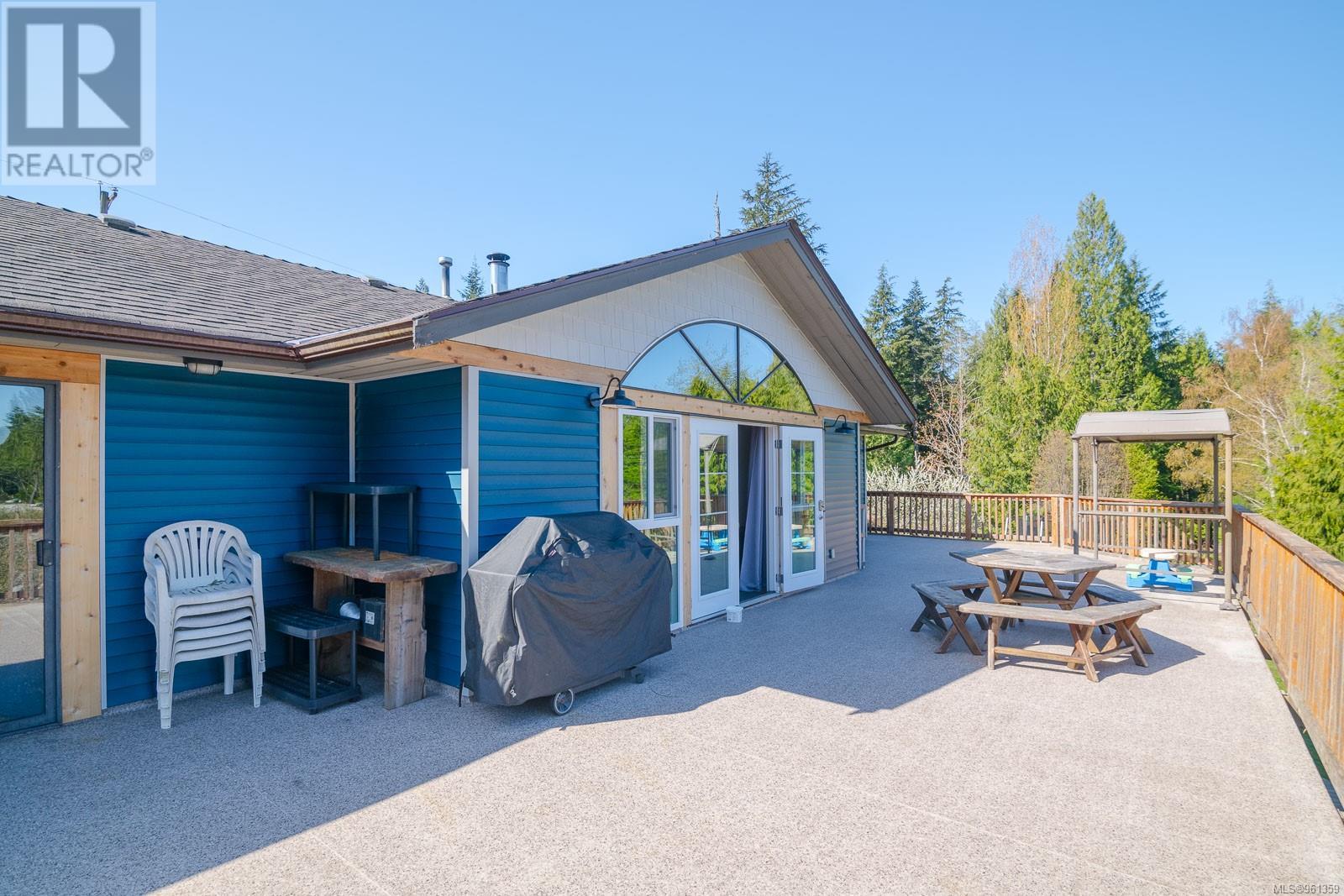 246 Binnacle Rd, Bamfield