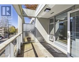 208 150 W 15TH STREET, North Vancouver