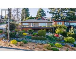 1206 CLOVERLEY STREET, North Vancouver
