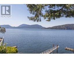 4 STRACHAN POINT ROAD, West Vancouver