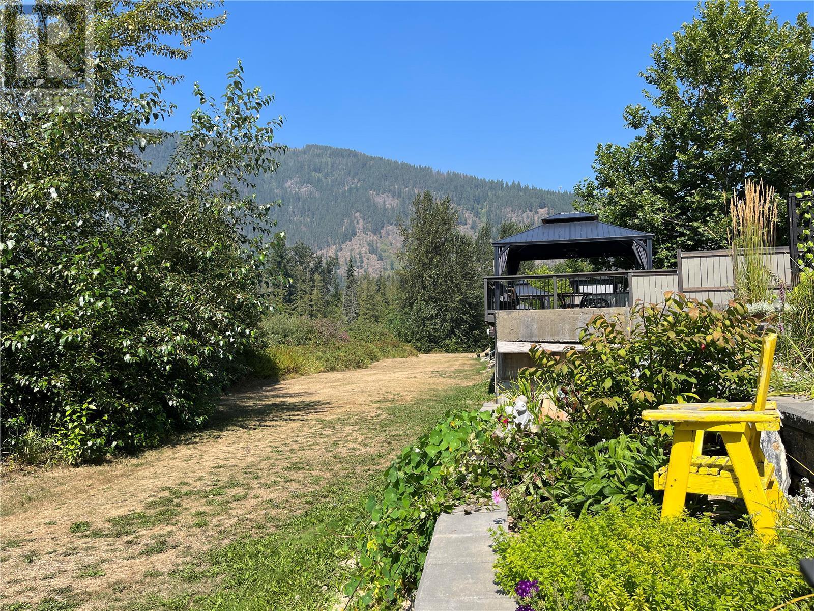 56 1383 Silver Sands Road, Sicamous