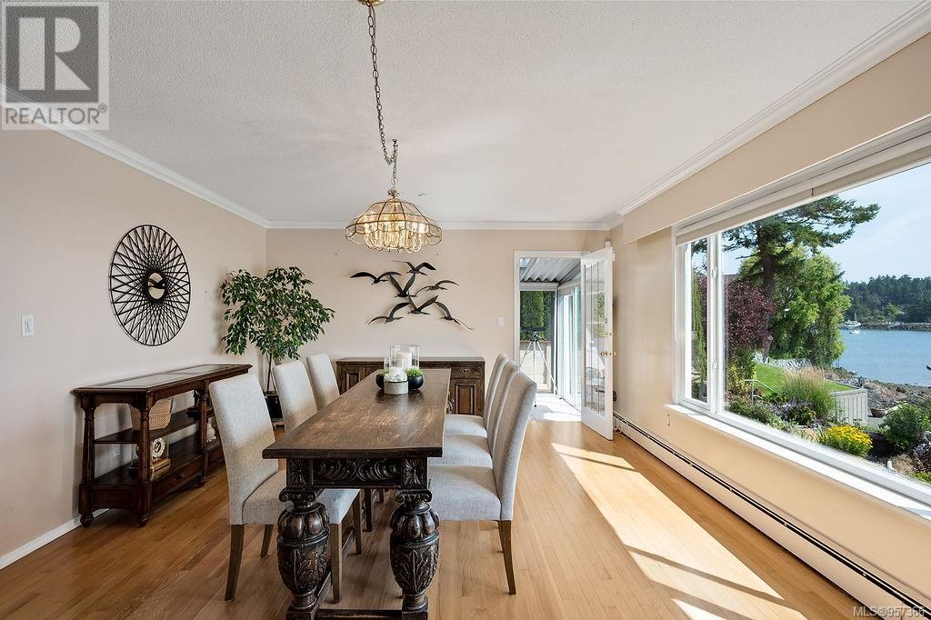  10655 Blue Heron Road, North Saanich