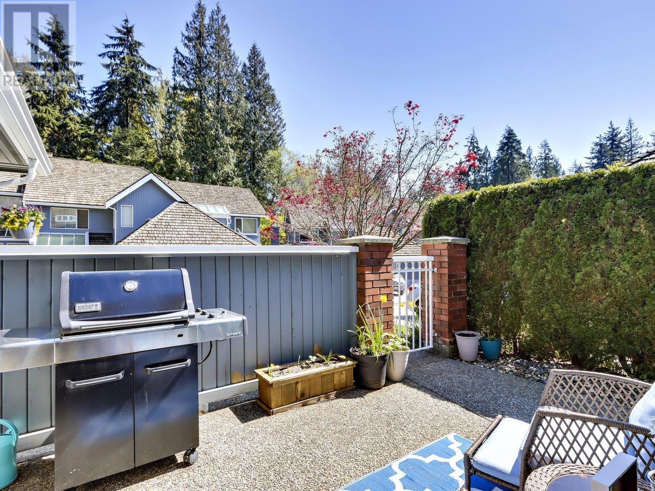 4 1925 INDIAN RIVER CRESCENT, North Vancouver