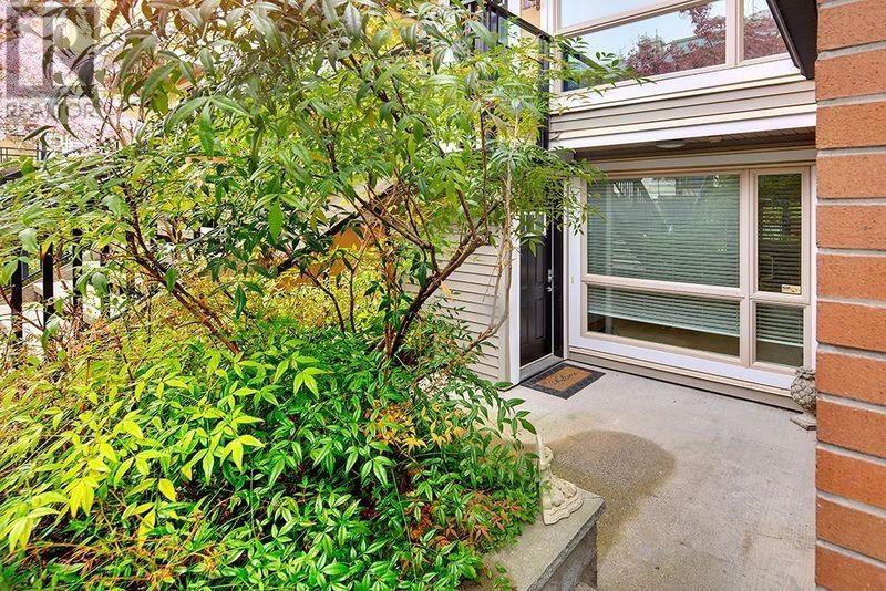 33 728 W 14TH STREET, North Vancouver