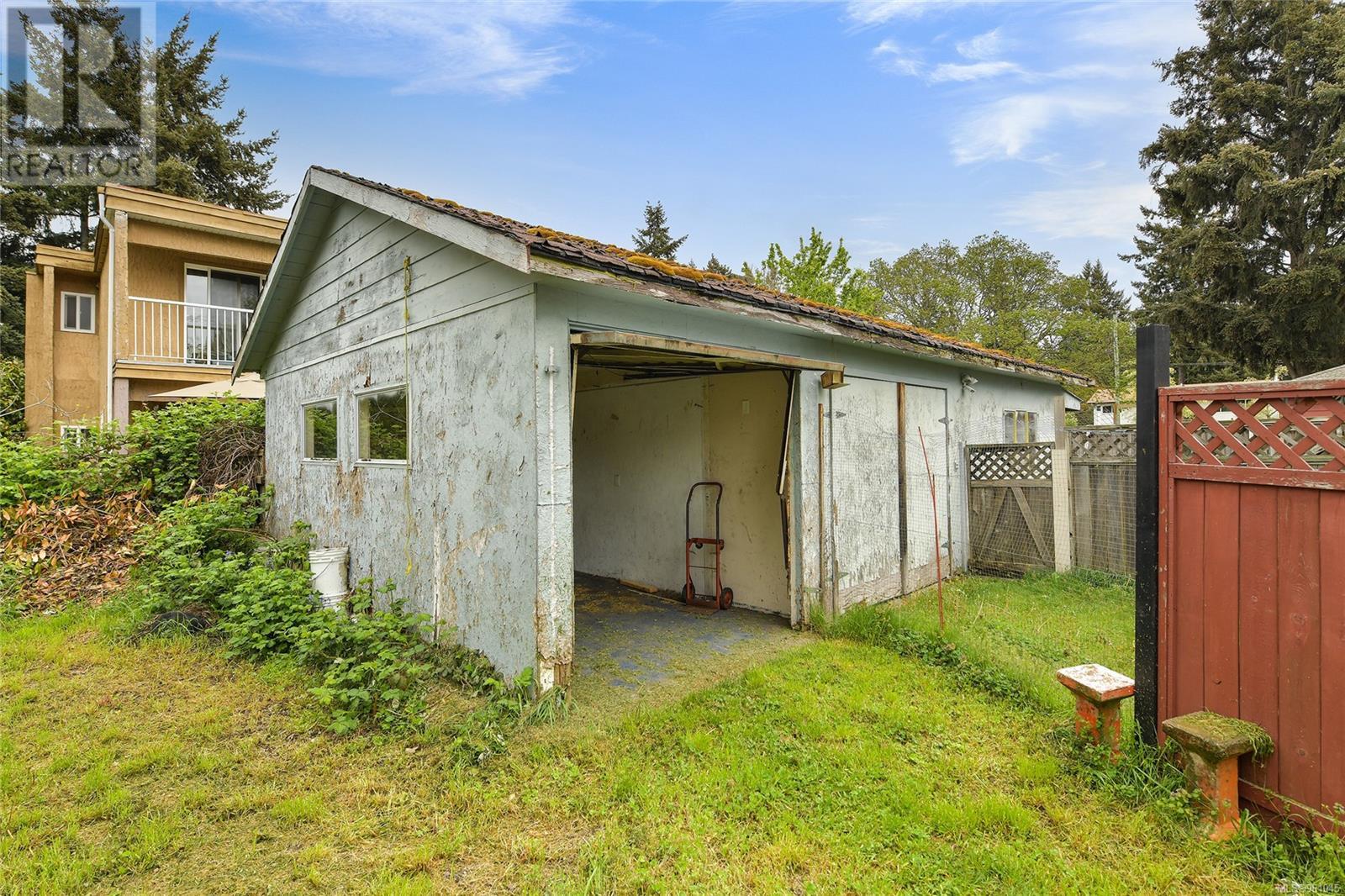  704 Kelly Road, Colwood
