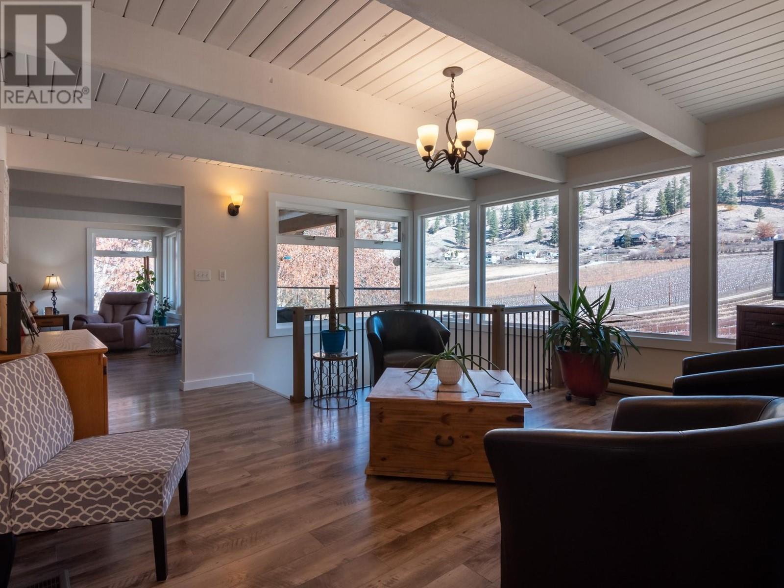  20412 Garnet Valley Road, Summerland