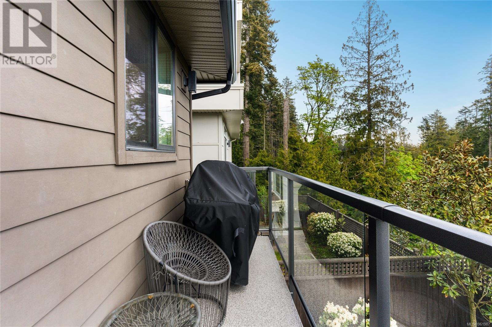 454 Regency Pl, Colwood