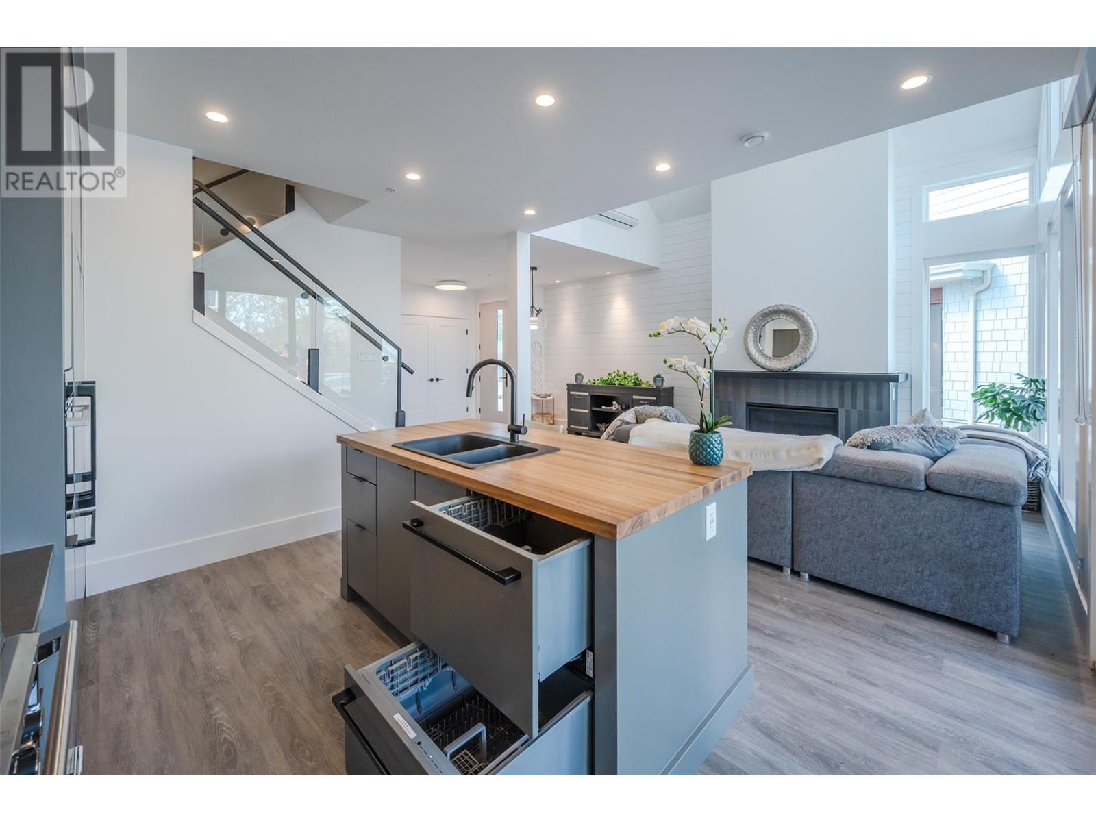 3110 Landry Crescent, Summerland