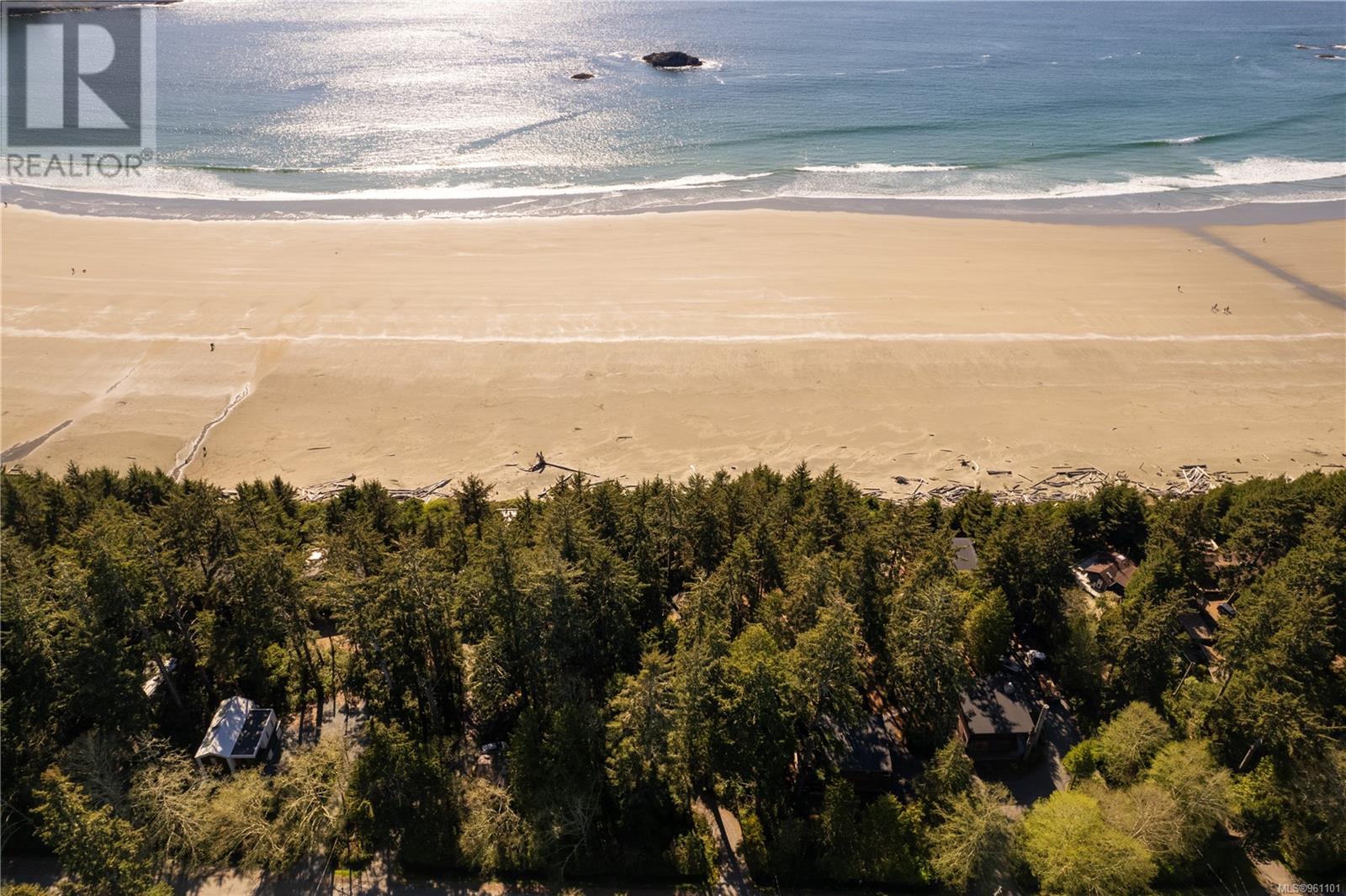 1285 Lynn Rd, Tofino