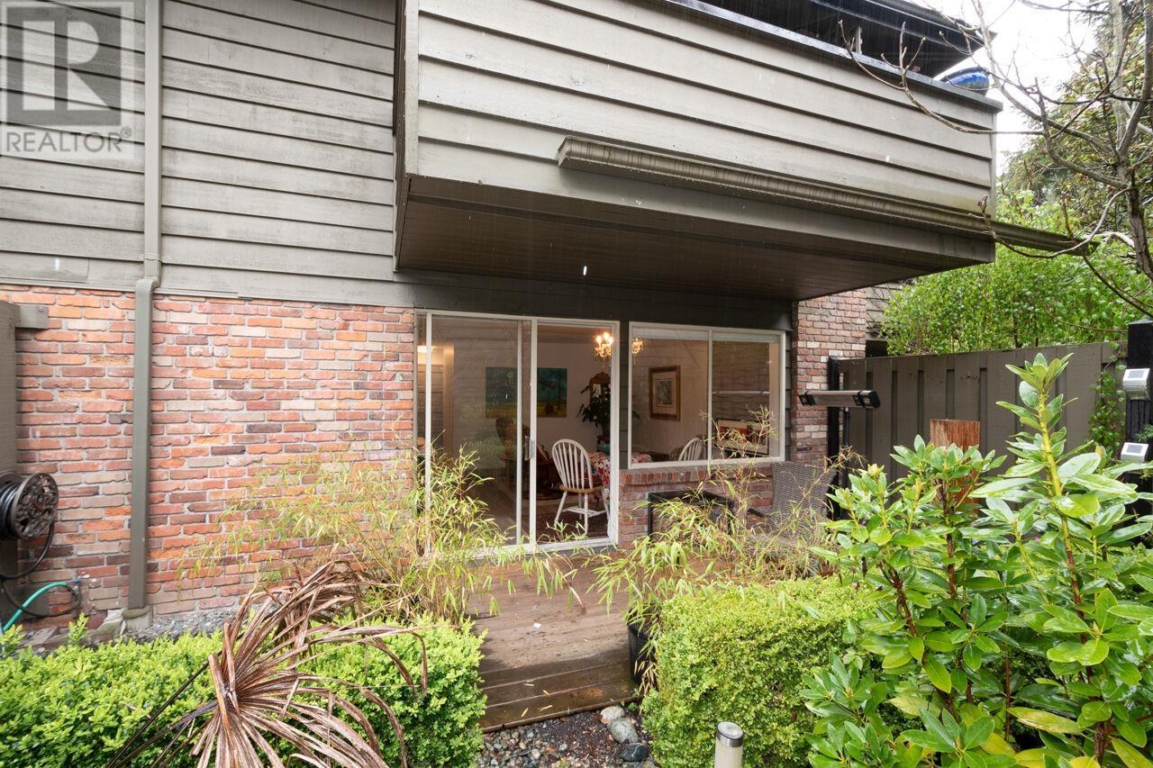 406 235 KEITH ROAD, West Vancouver