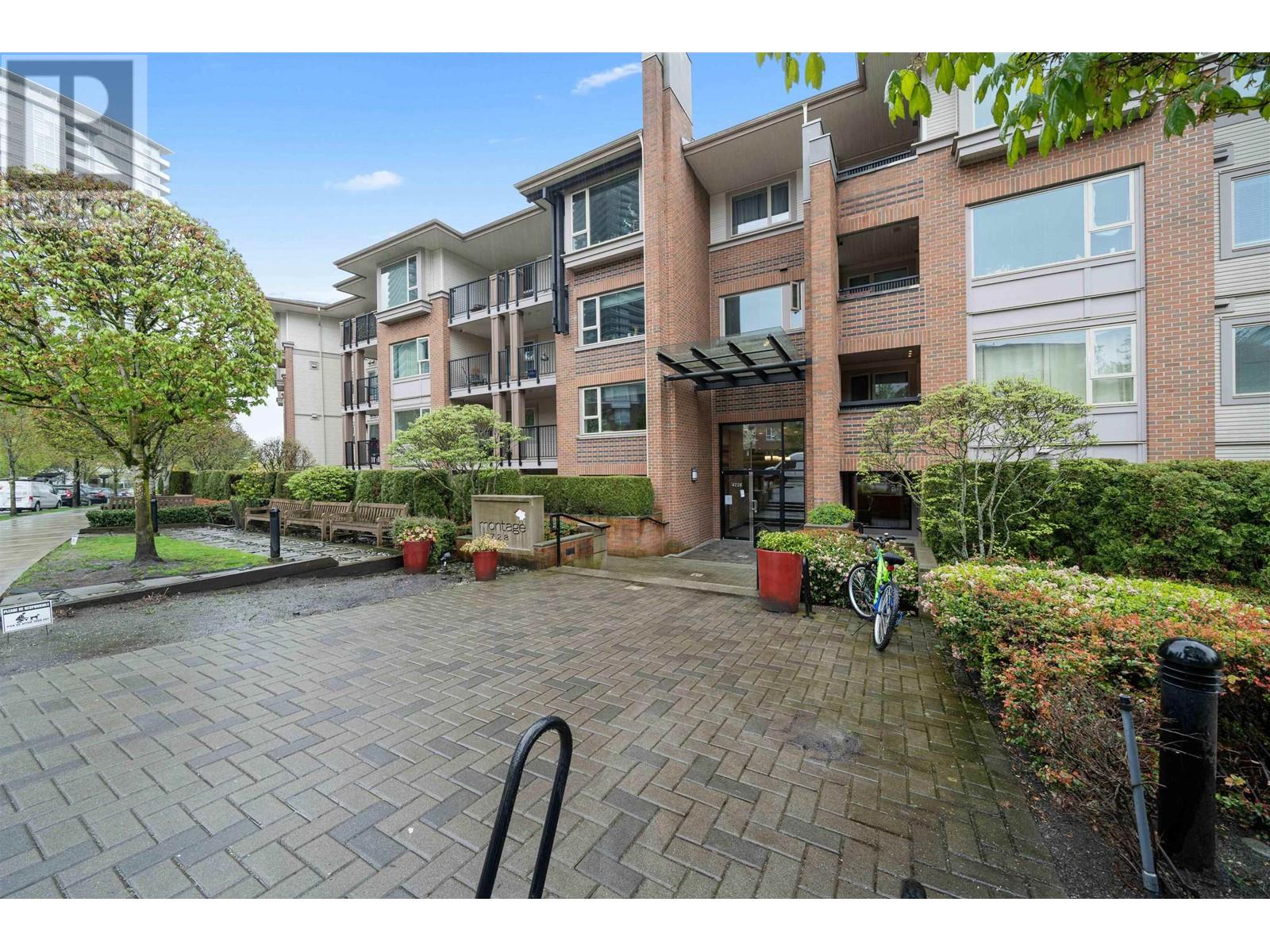 402 4728 Dawson Street, Burnaby
