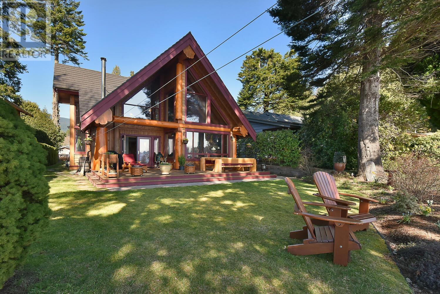 667 FRANKLIN ROAD, Gibsons