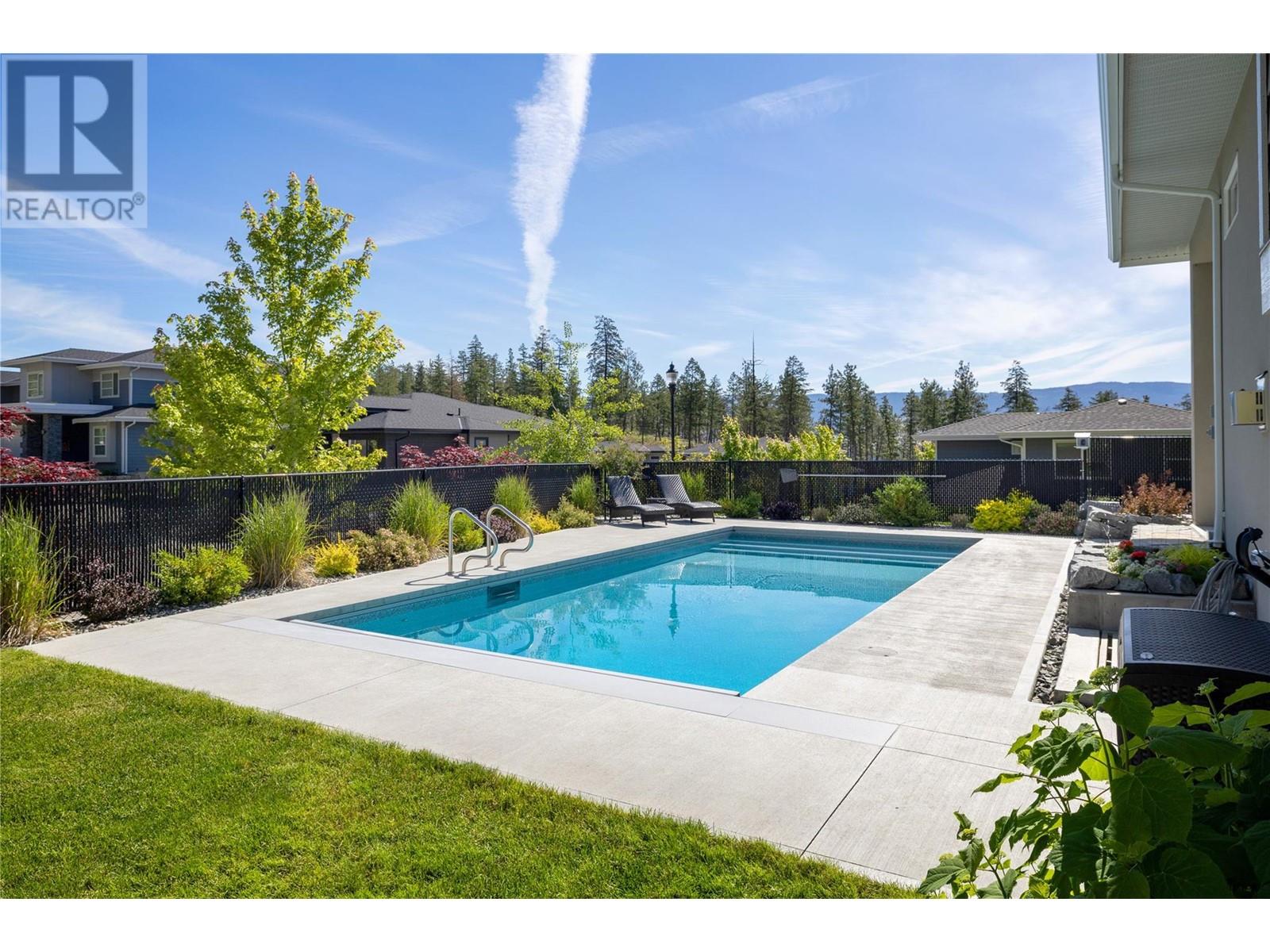  99 Forest Edge Place, Kelowna