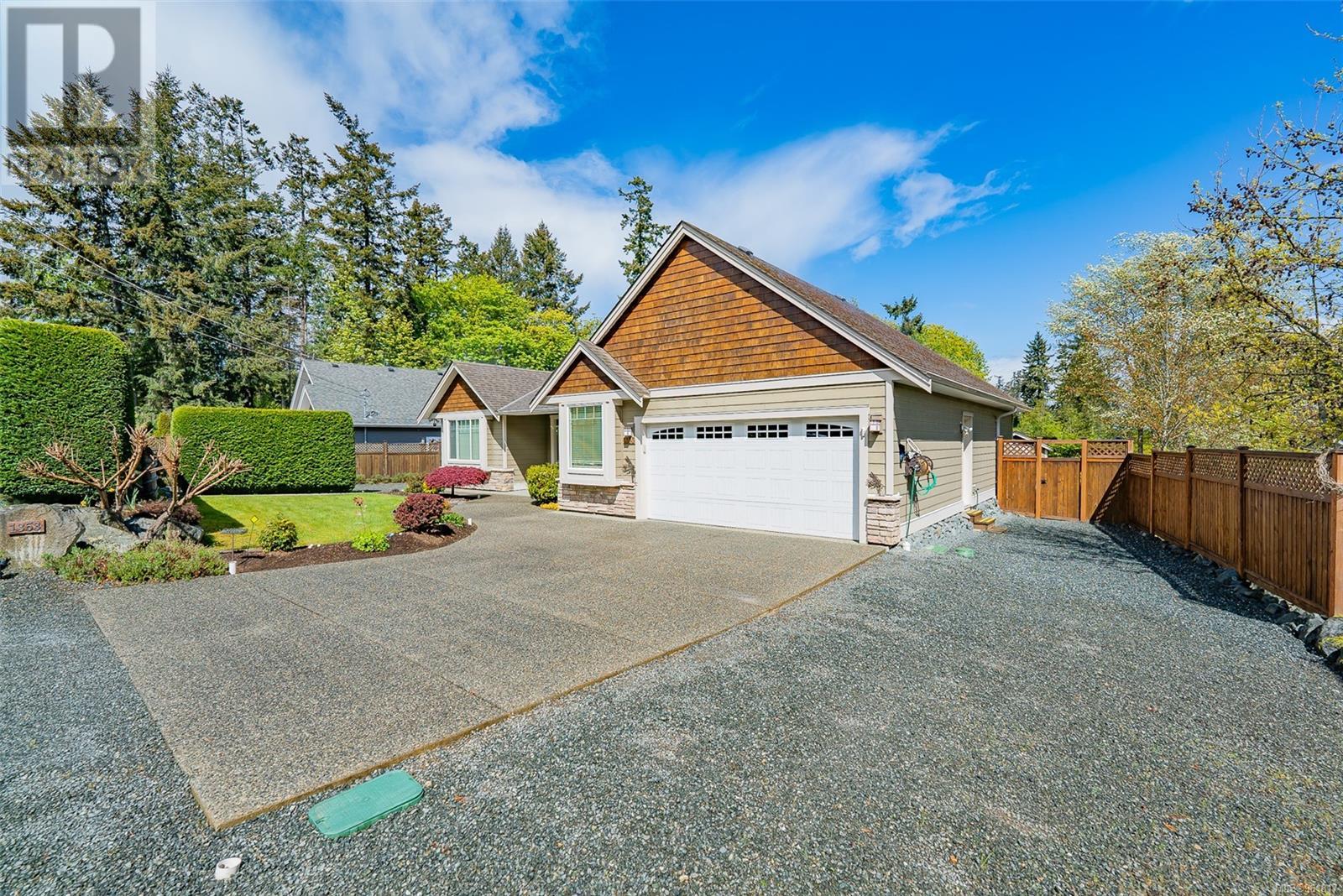 1353 Lundine Lane, Parksville