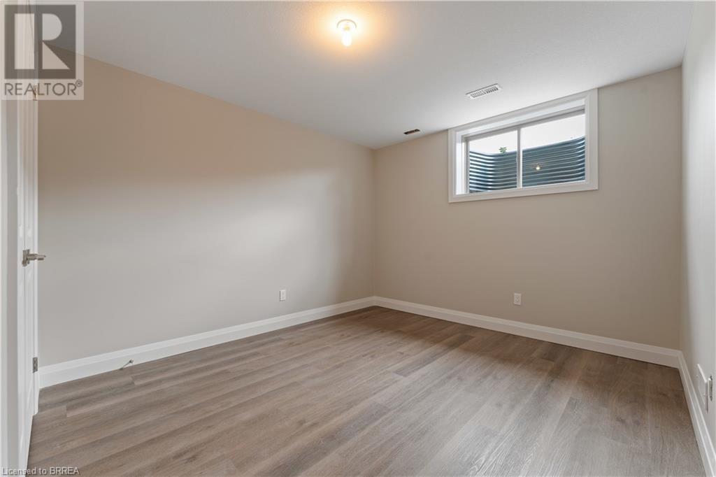 Photo 32 of 107 Judd Drive, Simcoe ON