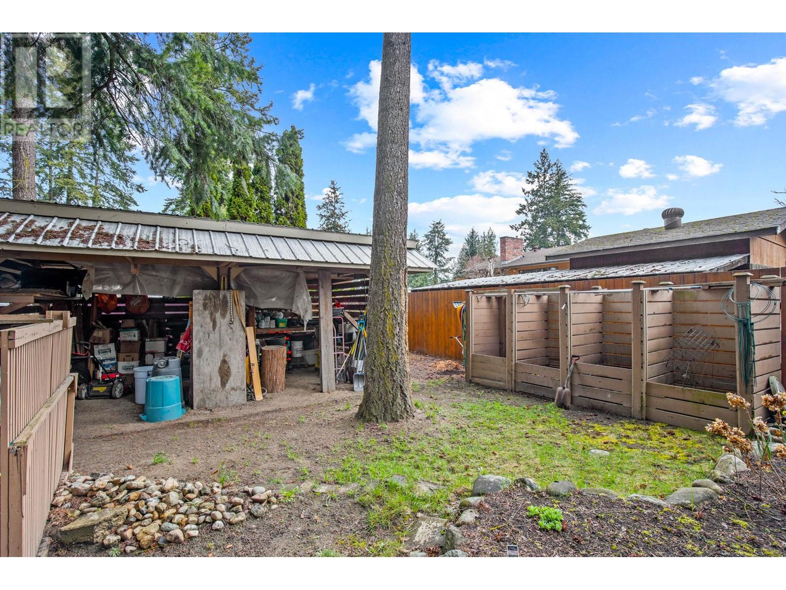  330 25th Street Northeast, Salmon Arm