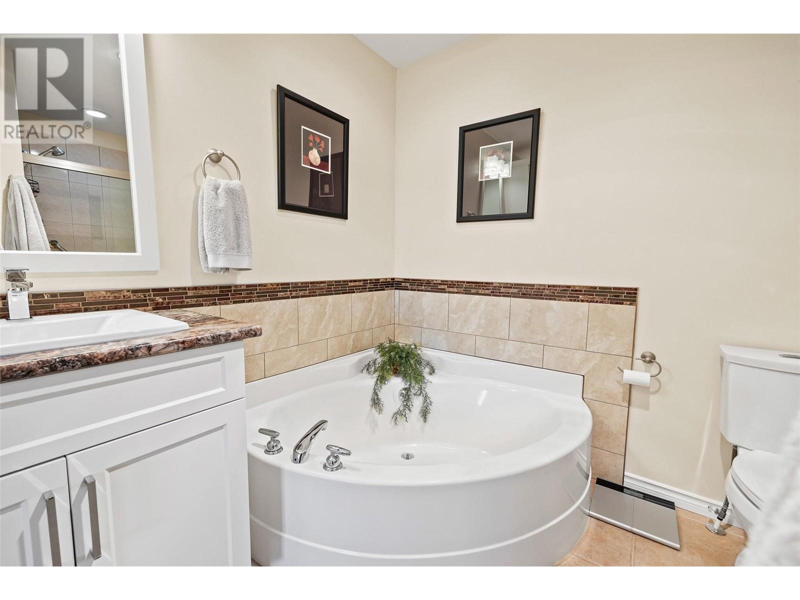 28 3512 Ridge Boulevard, West Kelowna