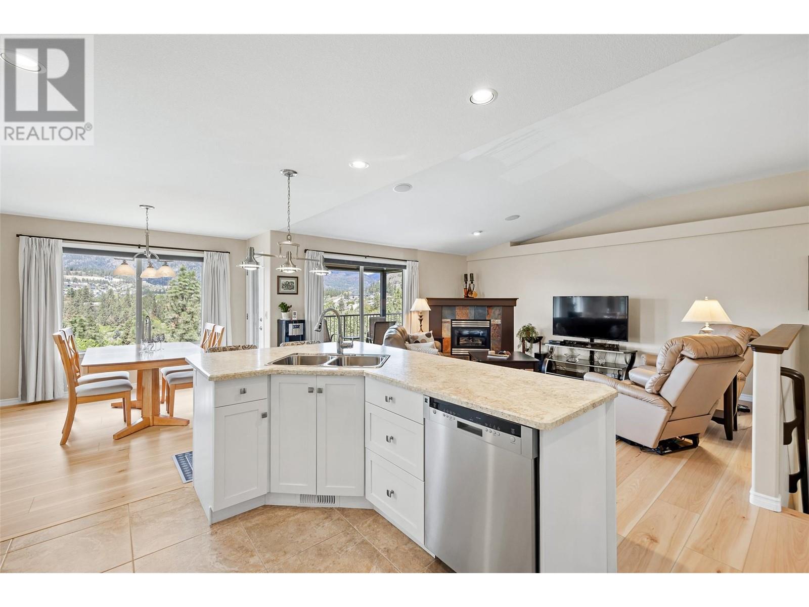 28 3512 Ridge Boulevard, West Kelowna