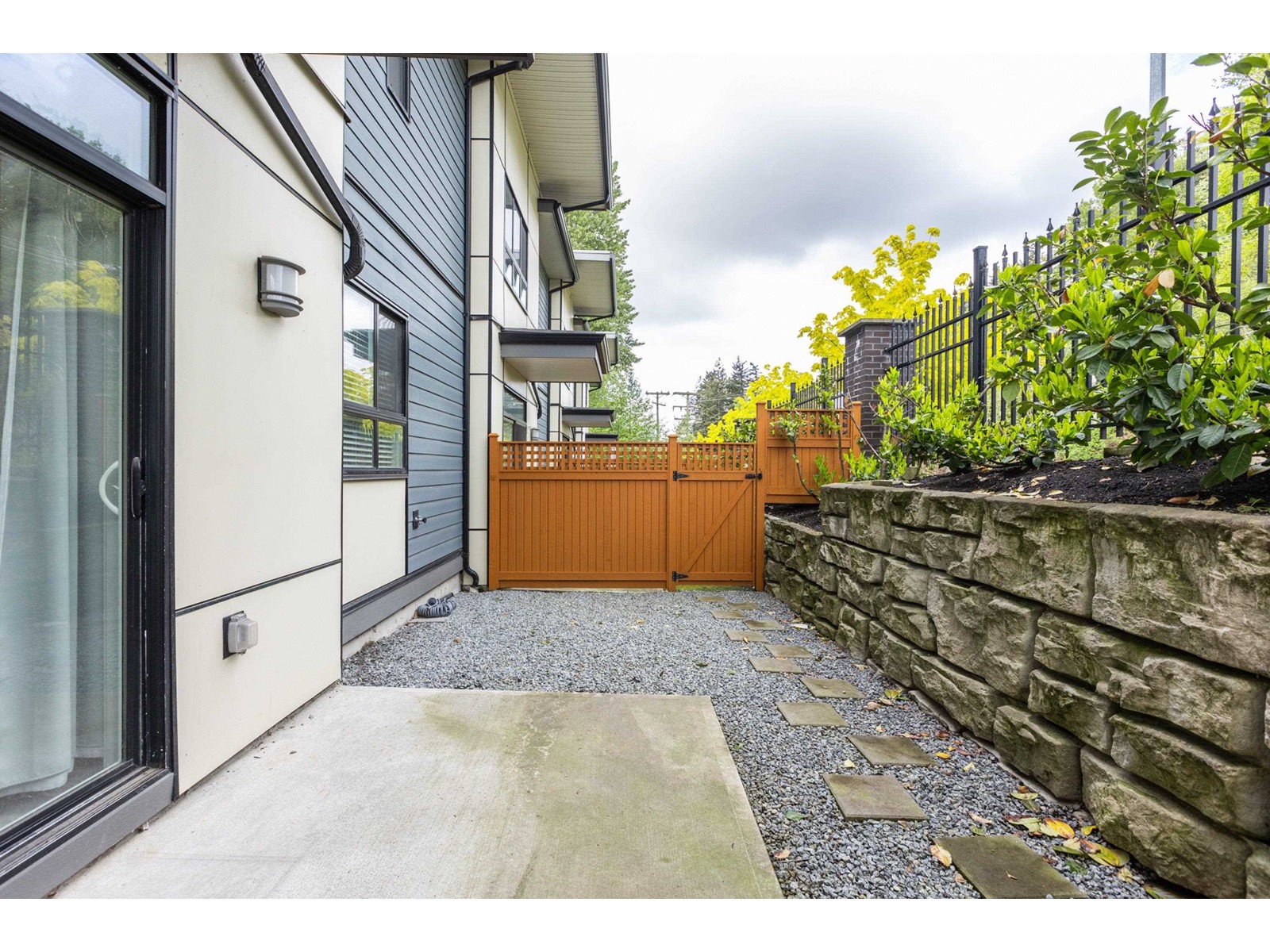 20 1968 NORTH PARALLEL ROAD, Abbotsford