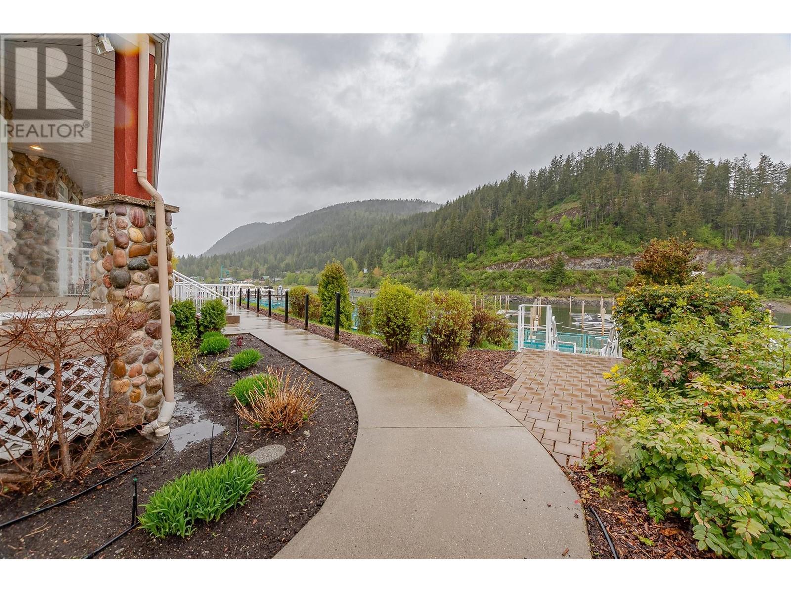 28 1130 Riverside Avenue, Sicamous